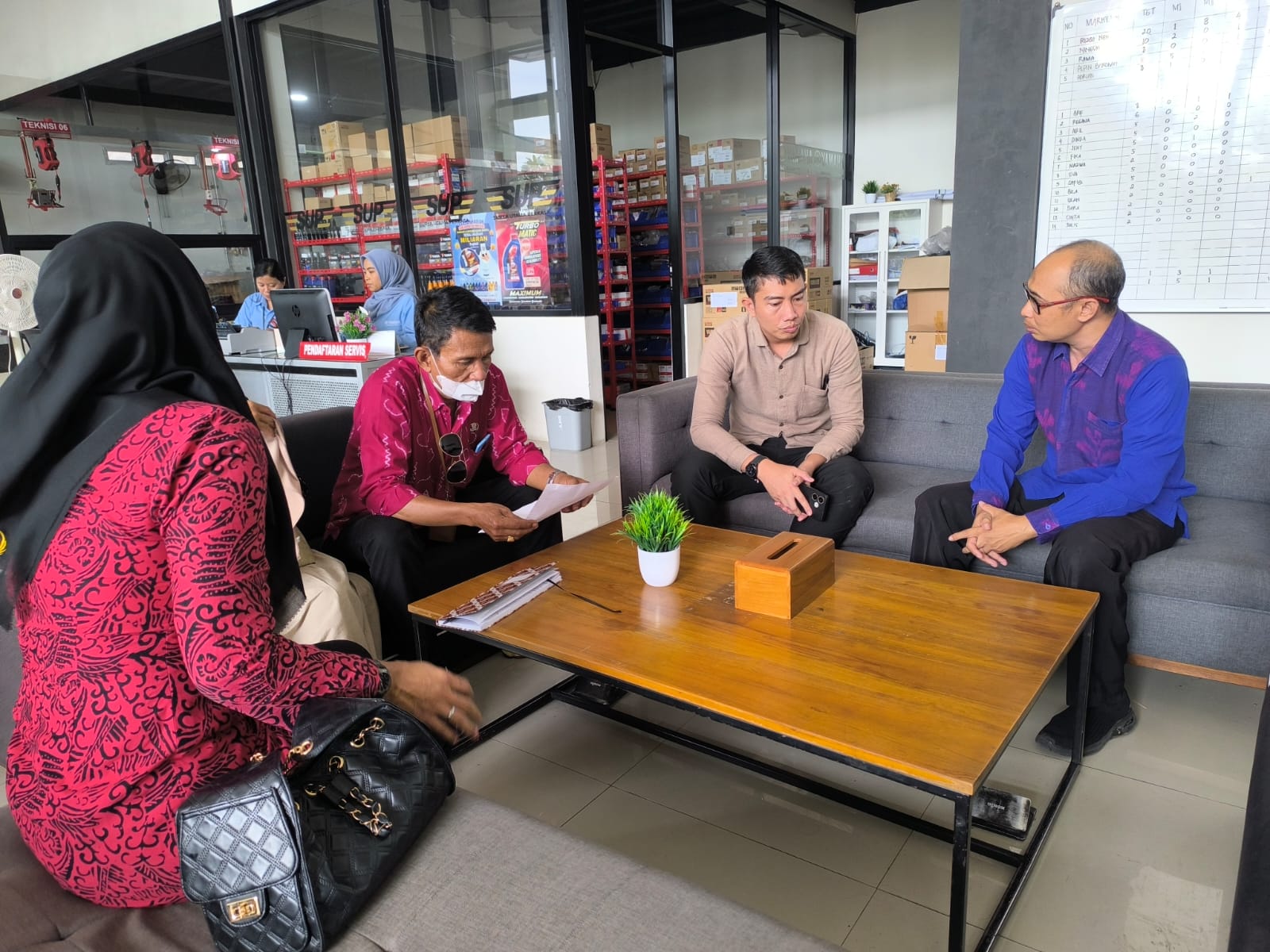 Permintaan Data Penjualan Kendaraan R2 Th 2026 di Dealer Yamaha Lempeh